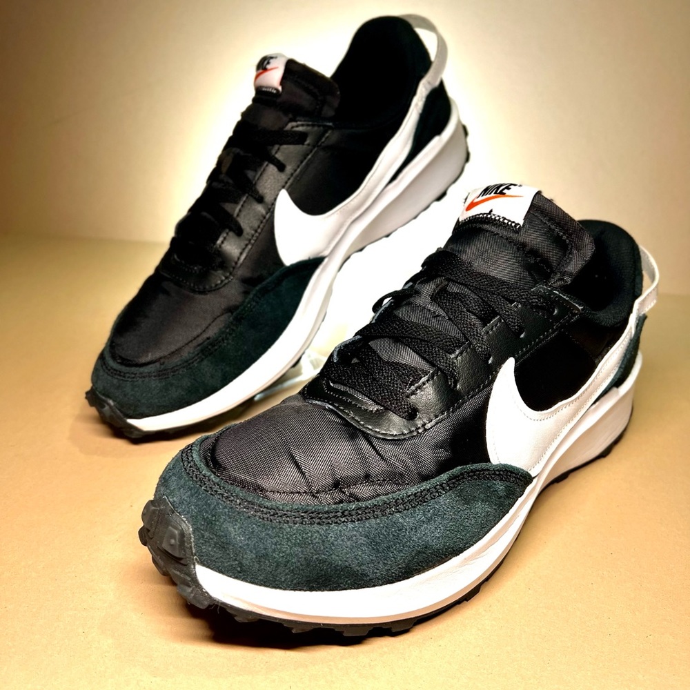 NIB MENS NIKE DH9522 001 NIKE WAFFLE DEBUT BLACK/WHITE SHOES SNEAKERS SIZE 10.5